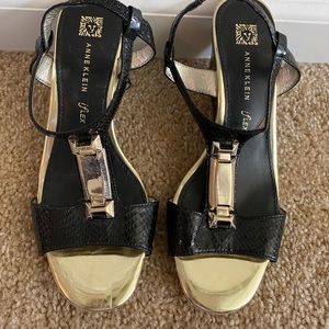 ANNE KLEIN ANKdlynn black heeled sandals.  Sz 8.